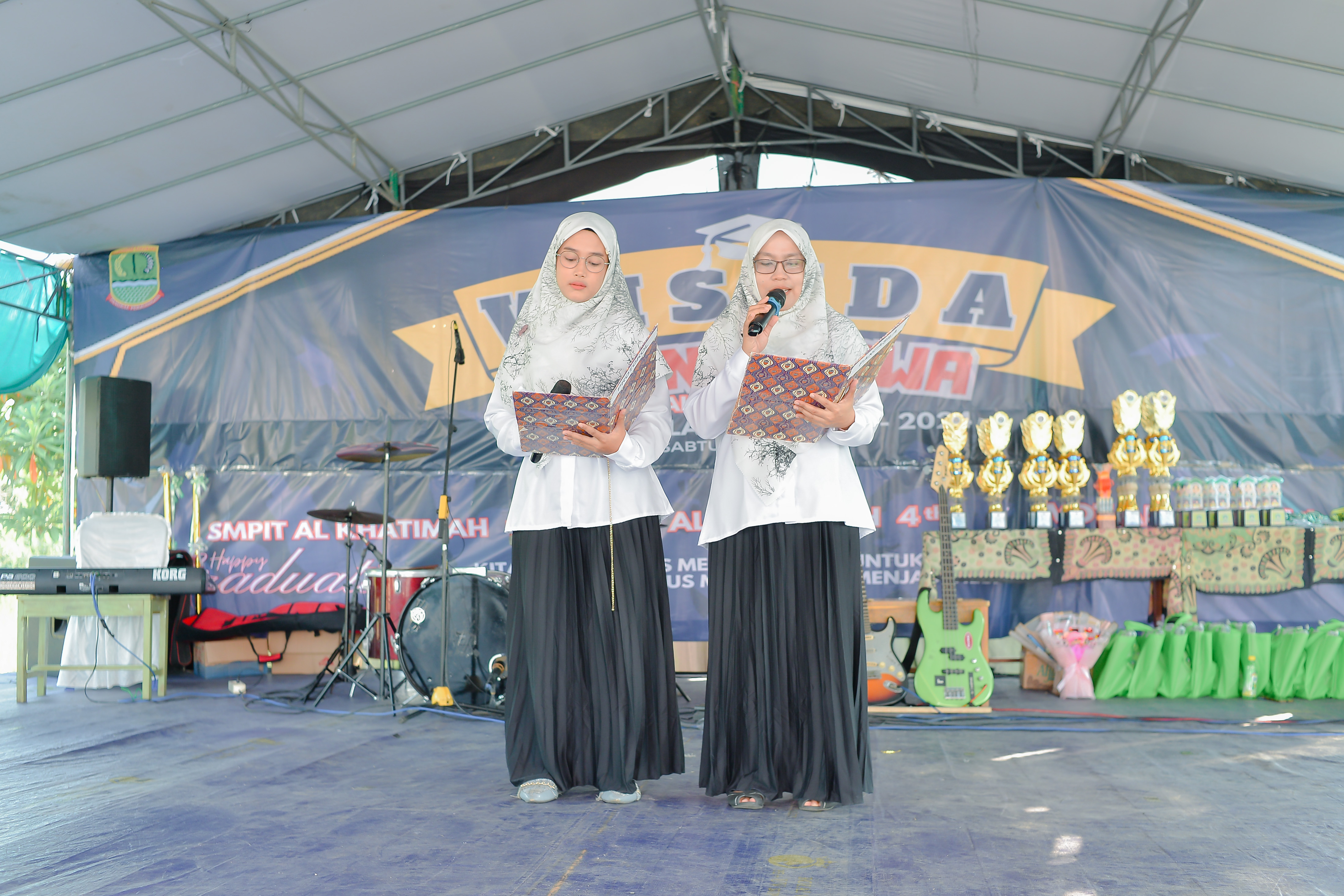 Kegiatan Wisuda 10